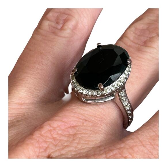 Vintage Black Faceted Center Silver Tone Cocktail Ring Size 7 - Picture 1 of 7
